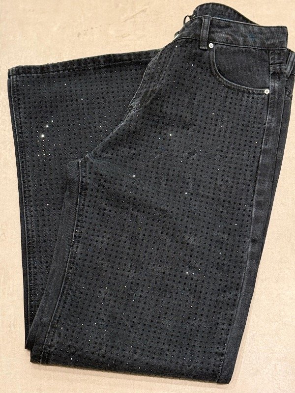 Producto - JEAN STRAIGHT BLACK CON STRASS