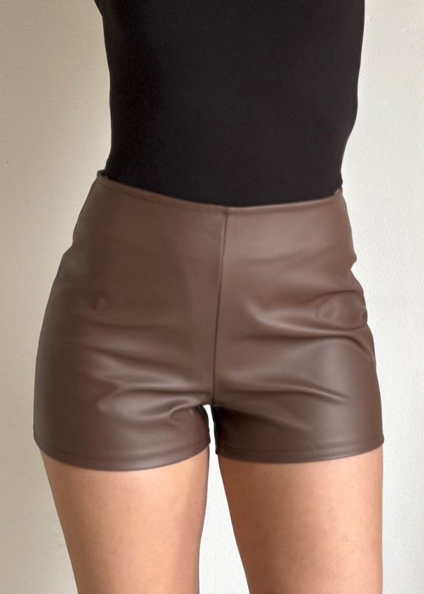 Producto - Short Cuerina Tiro Alto