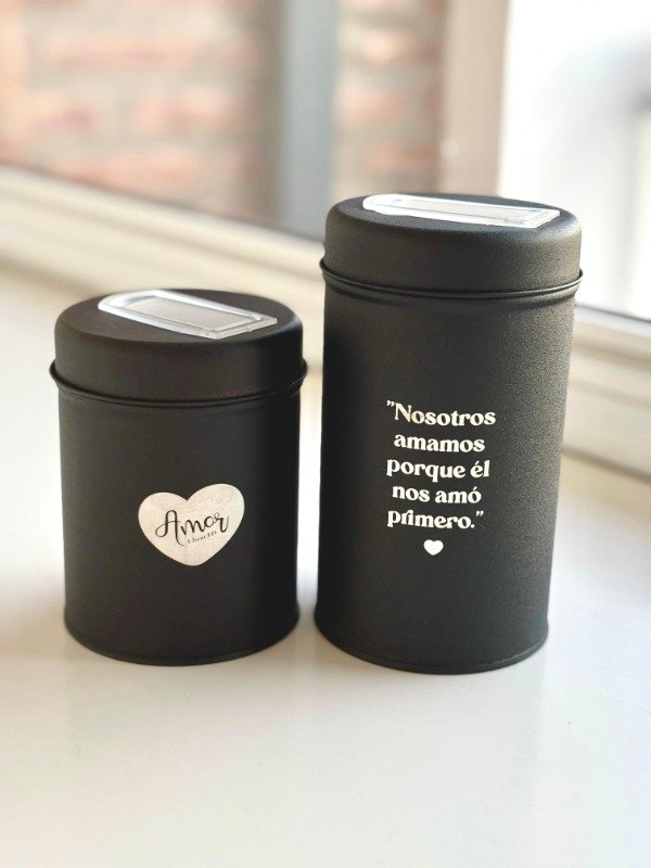 Producto - SET DE LATAS - 1 Juan 4:19