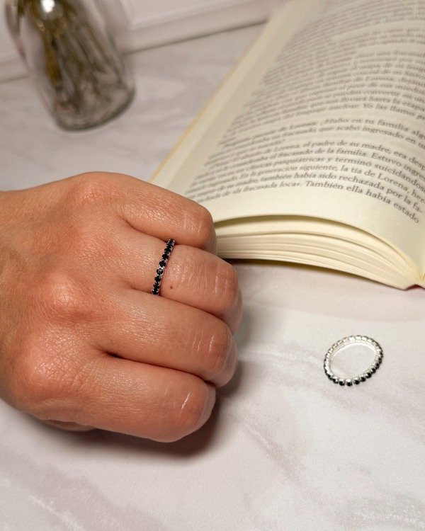 Producto - Anillo elástico strass black plateado