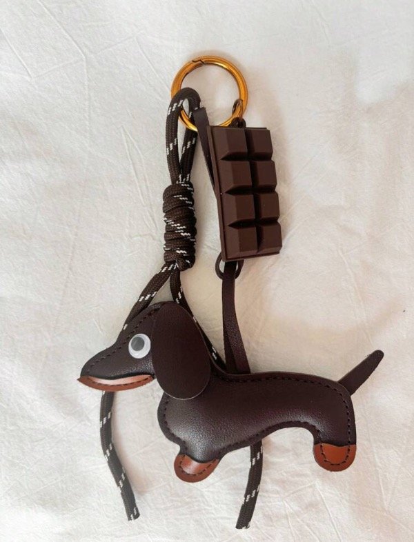 Producto - Llavero perro salchicha chocolate