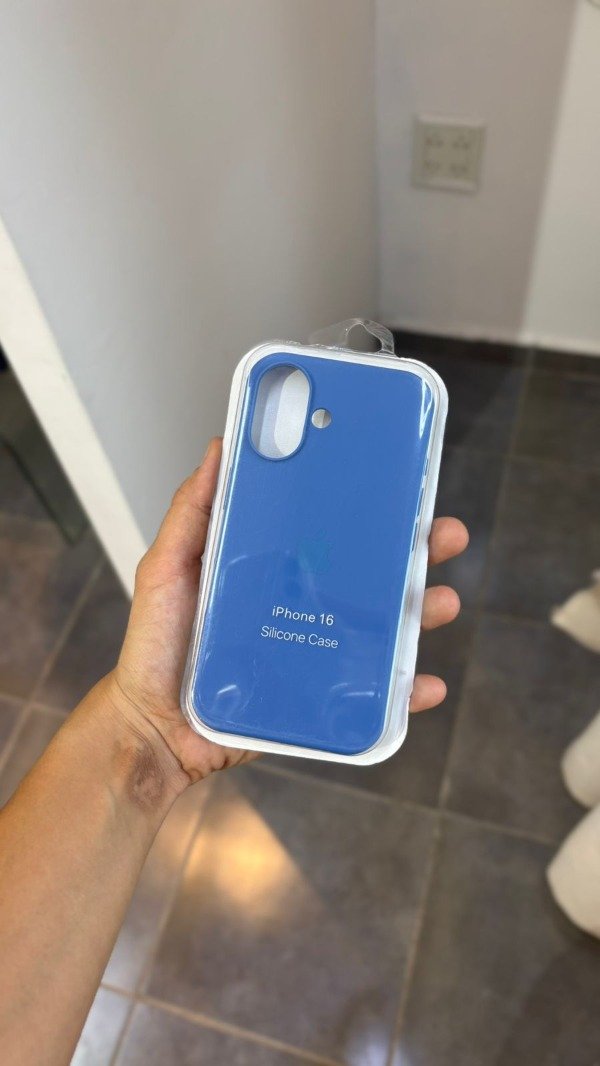Producto - Silicone Case Azul 3 (IPhone 16)