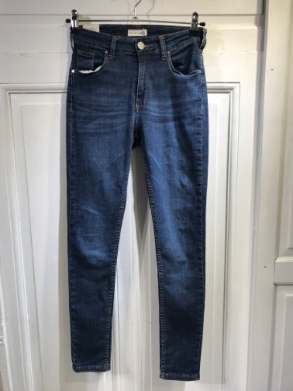 Producto - Jean DELAOSTIA azul gastado chupin Talle 34- PRECIO: 43x
