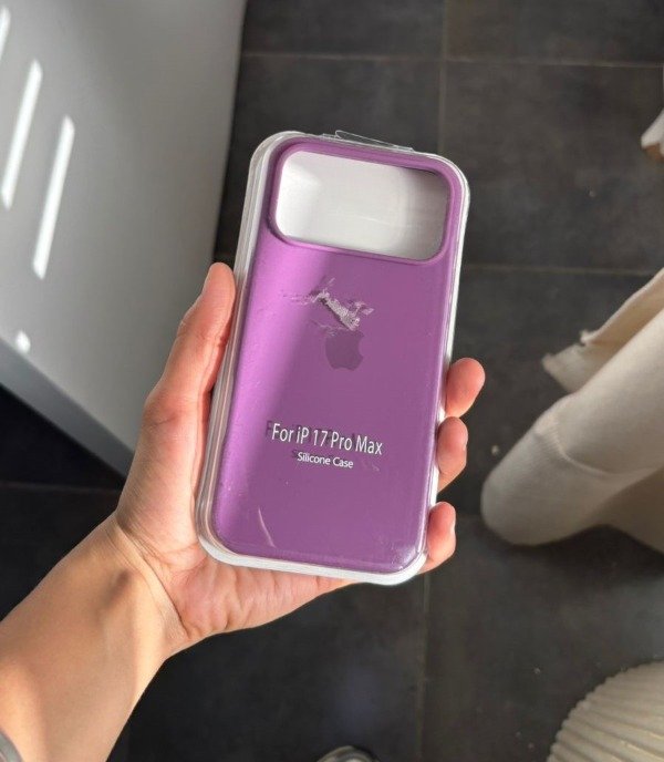 Producto - Silicone Case Violeta Oscuro (IPhone 17 pro Max)