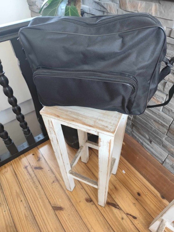 Producto - Bolso mediano universitario doble bolsillo