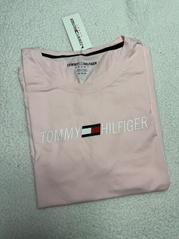 Producto - Remera Tommy Rosa