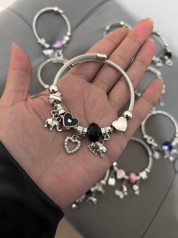 Producto - Pulsera charms tipo Pandora negra corazón
