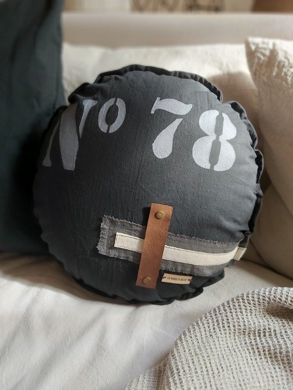 Producto - ALMOHADON REDONDO N 78 CON APLIQUE 40 DIAM