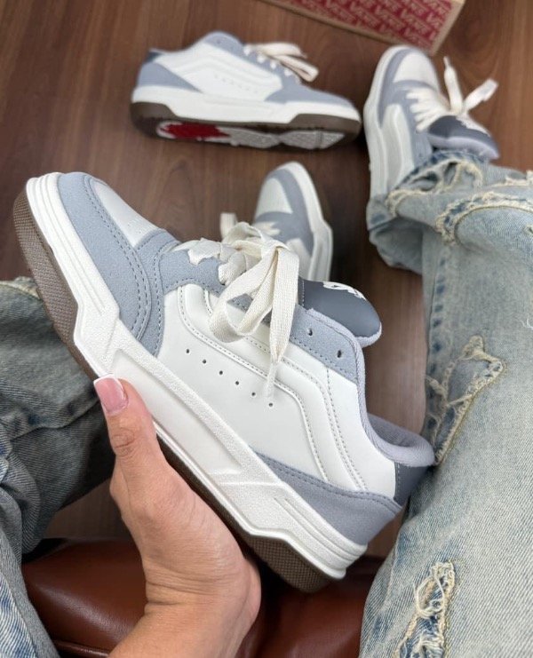 Producto - Vans hylane gris y blanco