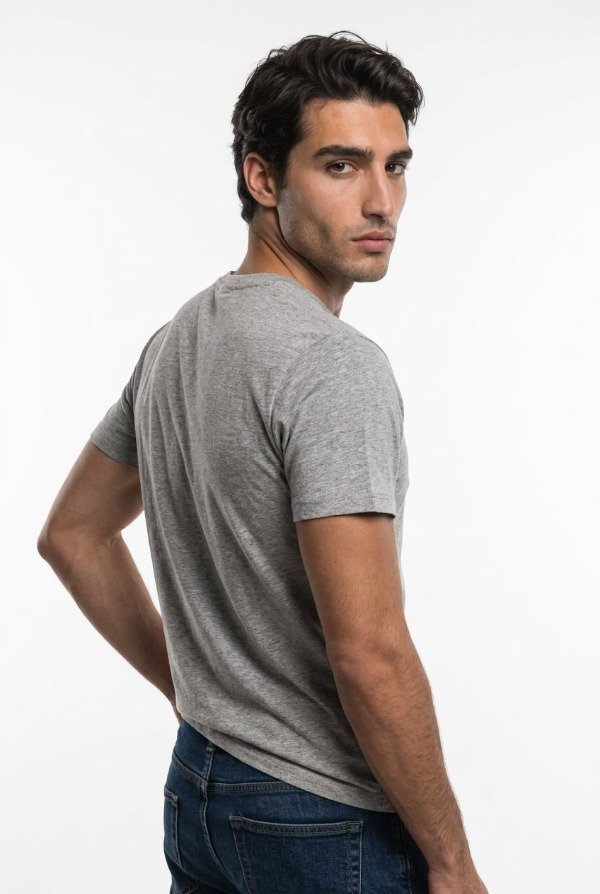 Producto - REMERA M/CORTA BILLABONG FUNDAMENTAL NEUTRAL GRIS