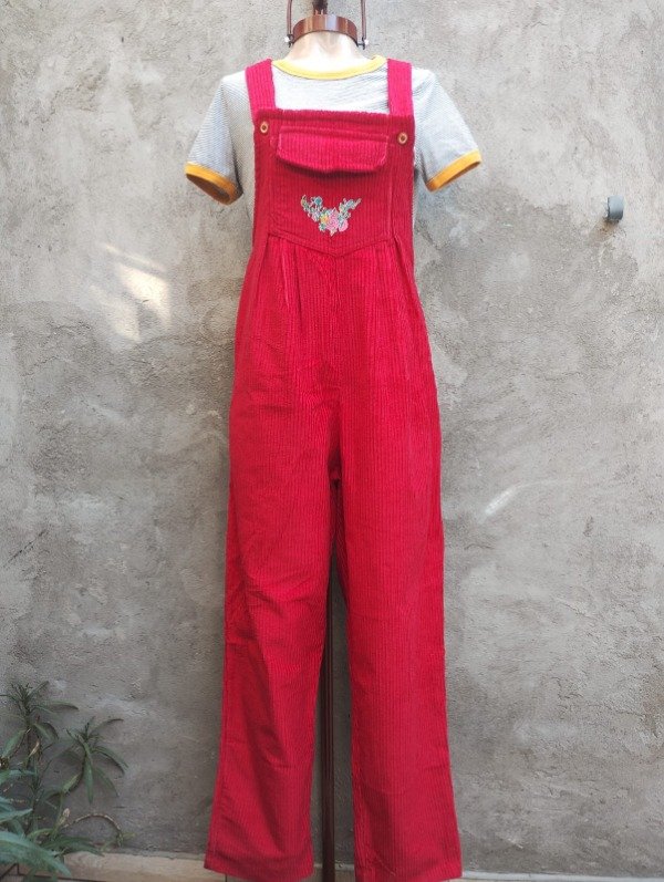Producto - Jardinera de corderoy roja. (NUEVO)