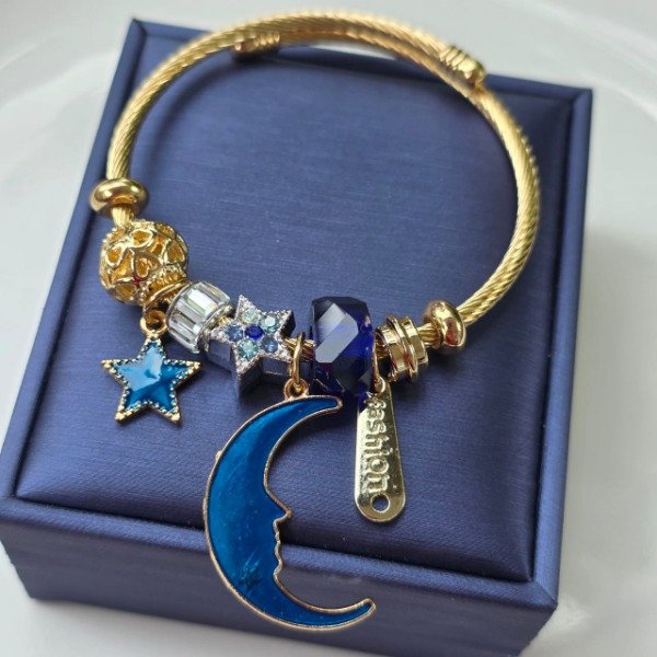 Producto - Brazalete acero dorado el principito  media luna