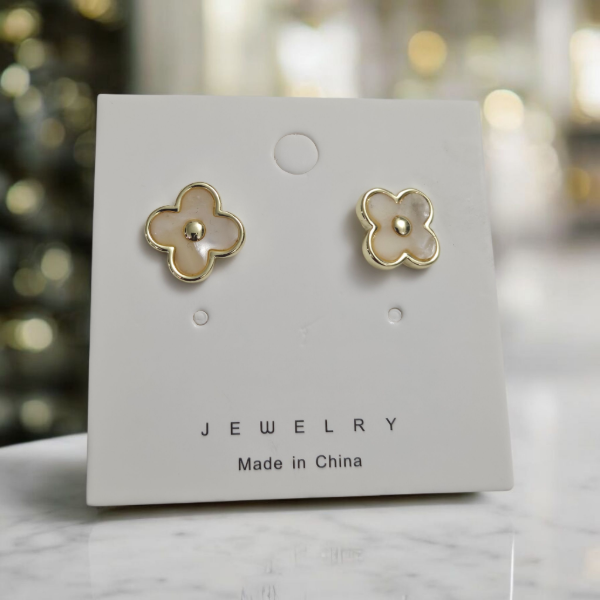 Producto - Aros van cleef con nacar