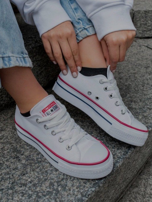 Producto - Converce blanco de lona con plataforma