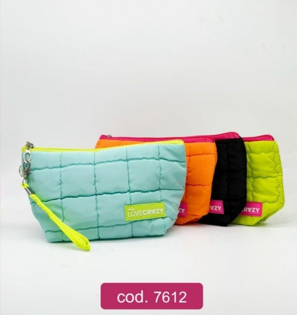Producto - Porta cosmético puffer Love Crazy Tejar C