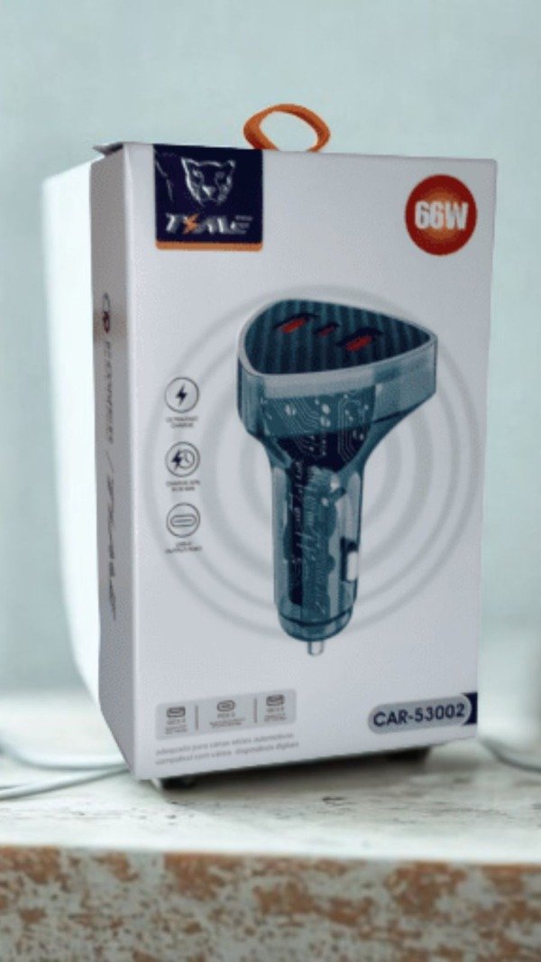 Producto - Cargador para Auto Tipo C + 2 USB Transparente 66W