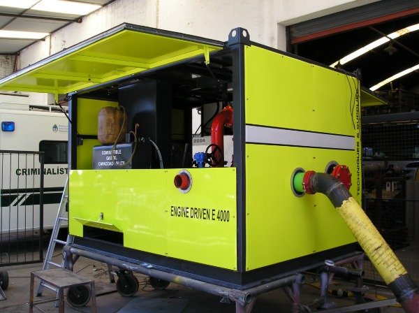 Producto - Motobomba estacionaria TyS Modelo 4000 sobre modulo cerrado