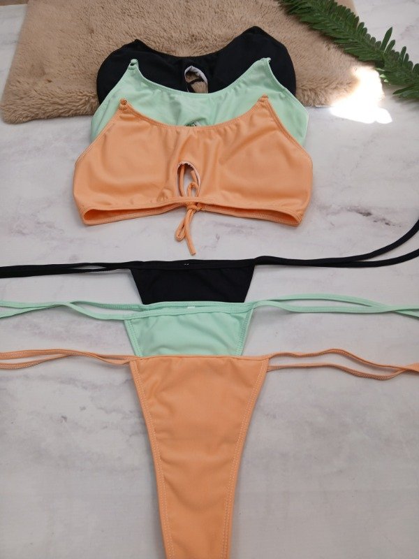 Producto - Bikini top con abertura