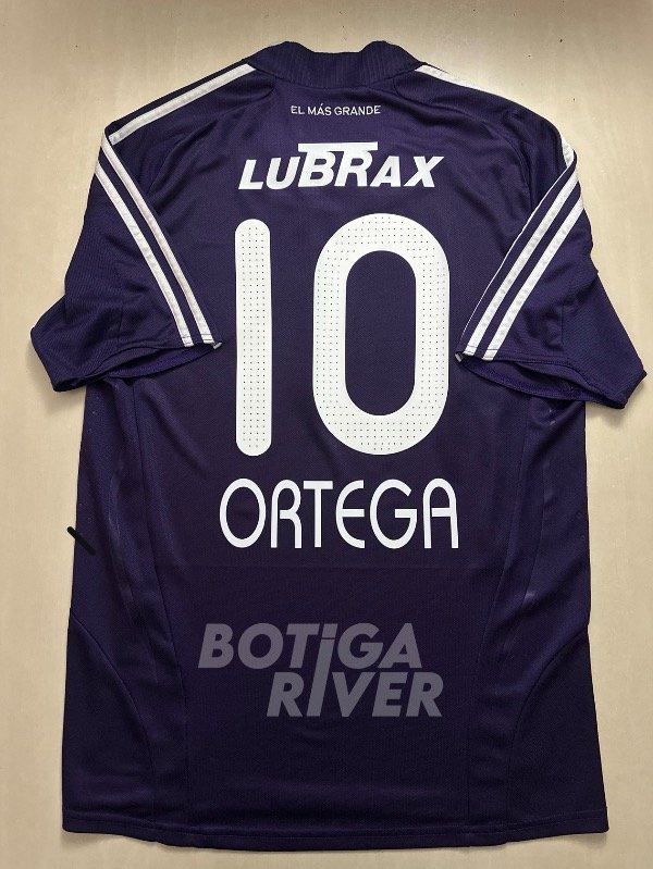 Producto - CAMISETA VIOLETA 2008 #10 ORTEGA (M)