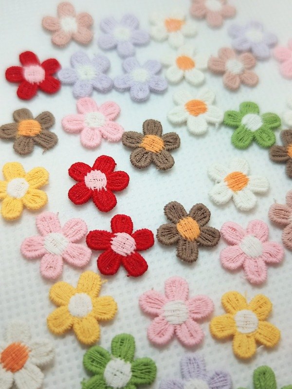 Producto - Apliques florcitas bordadas - 1