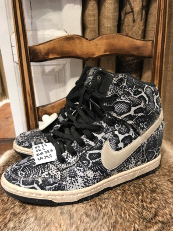 Producto - Zapatillas NIKE reptil taco adentro- Talle 37.5- PRECIO: 44x