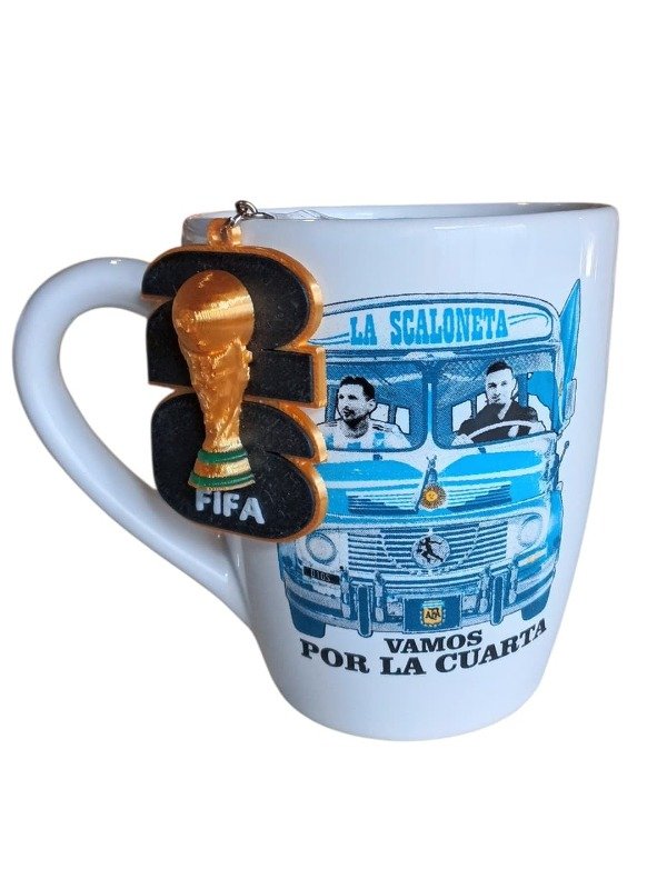 Producto - Taza con llavero fifa