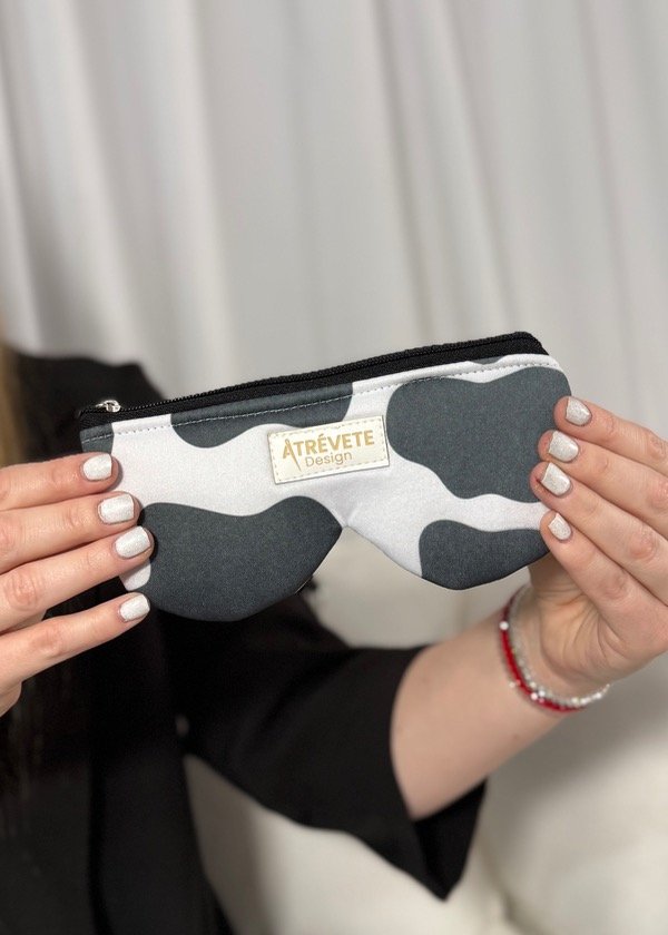 Producto - Porta lentes - vaca negra