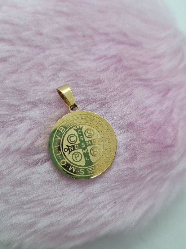 Producto - Dije acero dorado medallita san benito