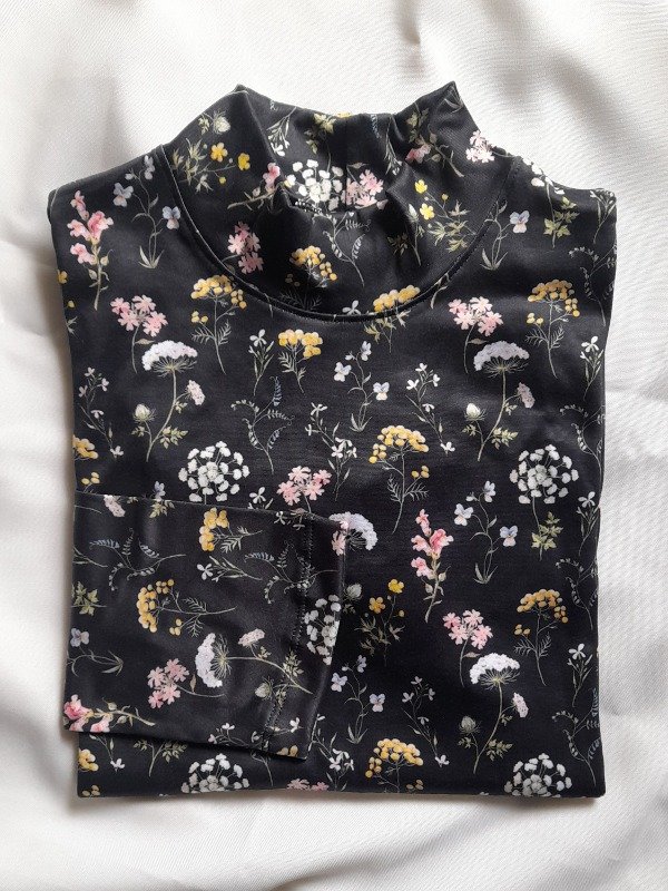 Producto - Polera Alma - Ramitos Negro