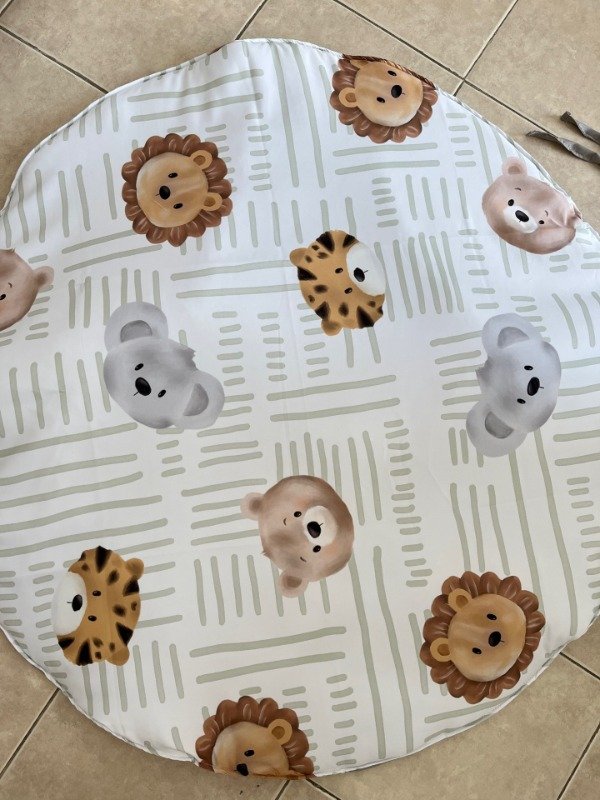 Producto - Alfombra estampada caritas