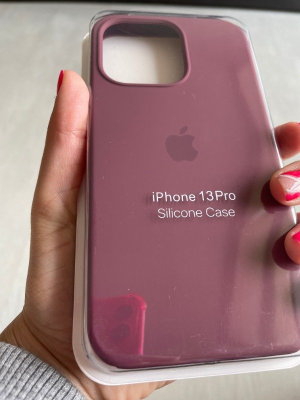 Producto - Silicone Case Uva Iphone 13 Pro