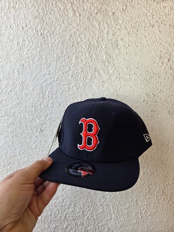 Producto - Gorra PLANA CERRADA BOSTON AZUL OSCURO