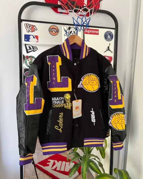 Producto - CAMPERA VARSITY LOS ANGELES LAKERS BLACK