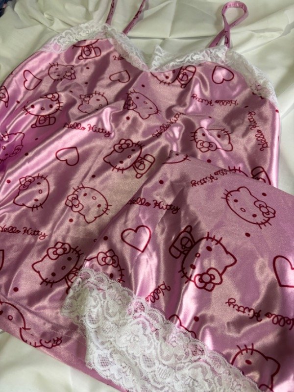 Producto - Pijama musculosa hello kitty satén (TALLE L)