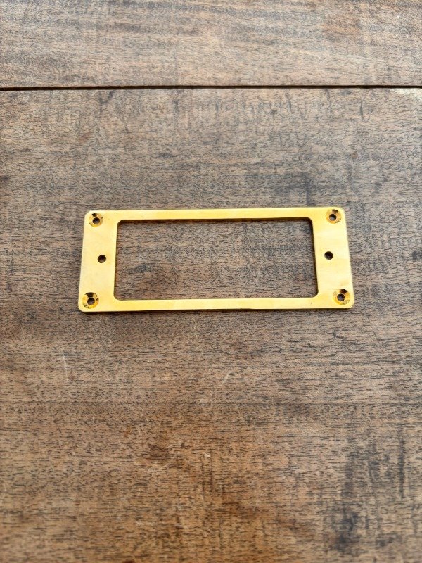 Producto - Marco para Minihumbucker Metálico Dorado por unidad