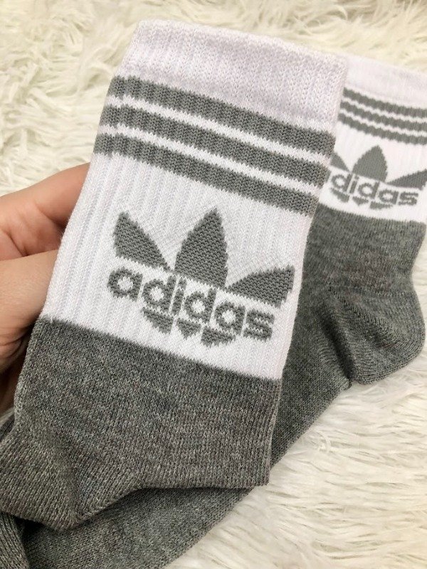 Producto - ADIDAS GRIS Y BLANCA Classic Tenis