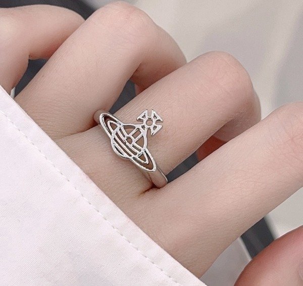 Producto - Anillo vivien cor
