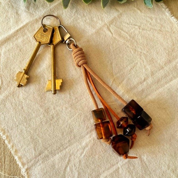 Producto - Llavero Carmela chocolate