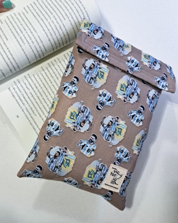 Producto - Funda para libros mediana Messi IMPERMEABLE