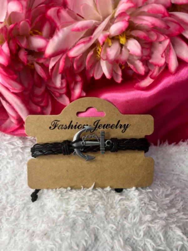 Producto - Pulsera de cuero negro simple-Diferentes modelos
