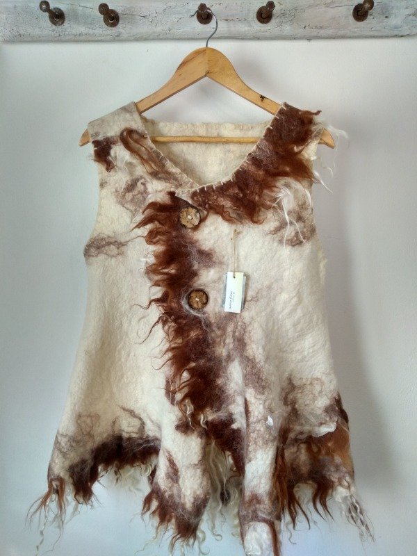 Producto - Chaleco "Wild" con pelo de llama colorada