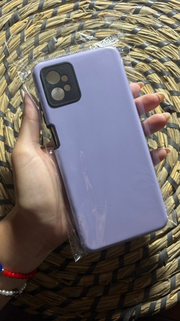 Producto - Case rígida lila - Moto g32