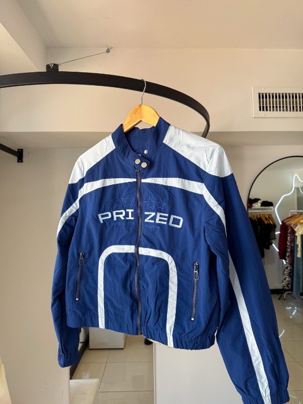 Producto - campera Prized