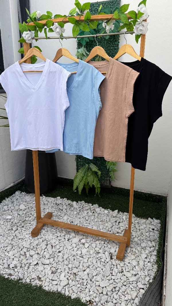 Producto - Remera sudadera cuello V