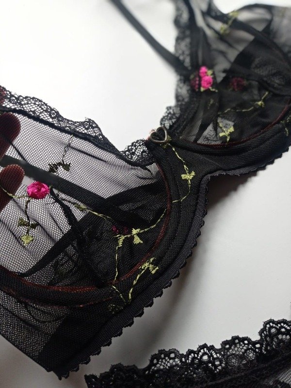 Producto - Coríño microtul bordado