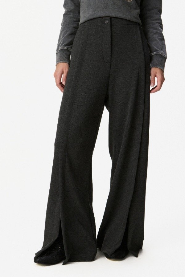 Producto - PANTALON CON TABLA Y TAJO DELANTERO