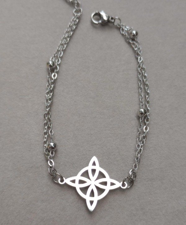 Producto - Pulsera con Bolitas y Nudo de Bruja