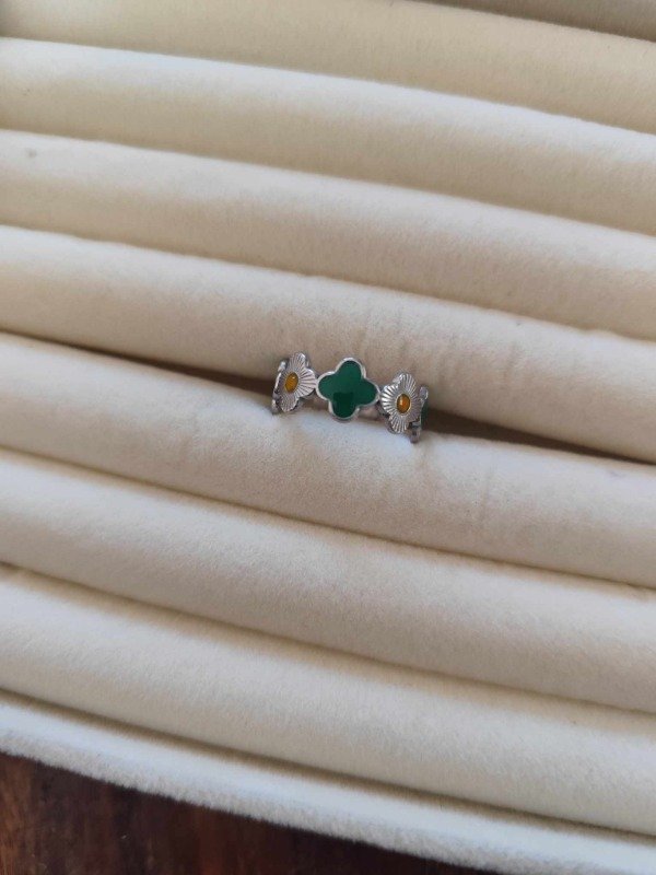 Producto - Anillo flores multicolor modelo 2. Acero quirúrgico.