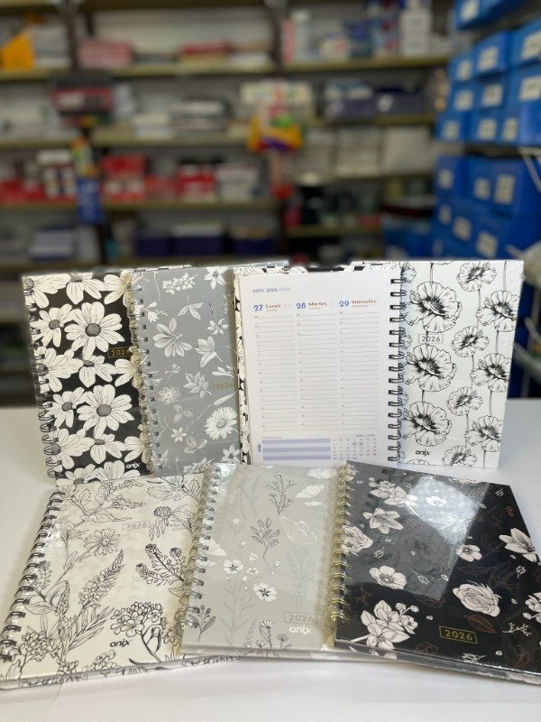 Producto - Agenda Semanal c/espiral R8 - Flores B y W - "Onix"