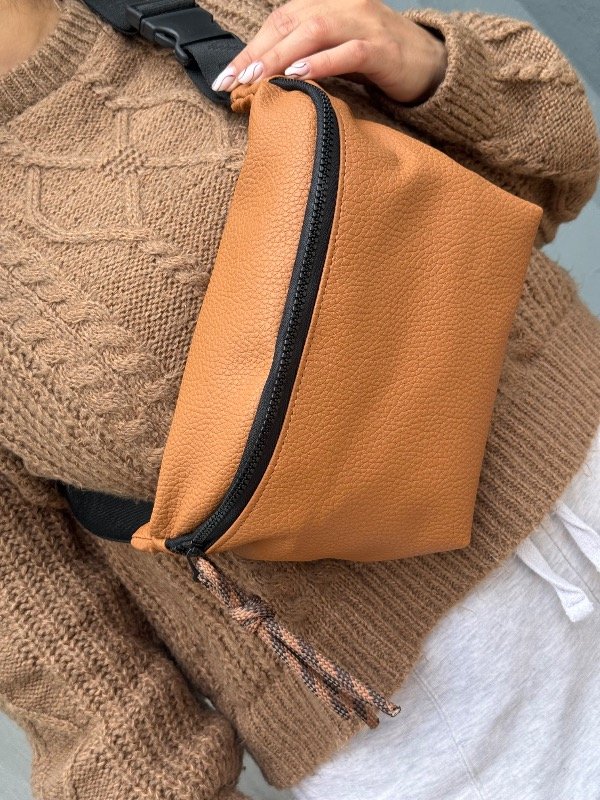 Producto - Riñonera Jackie símil cuero marrón claro